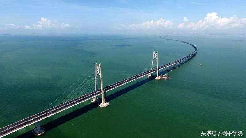 中国人，努力获得了荣誉却要压抑克制