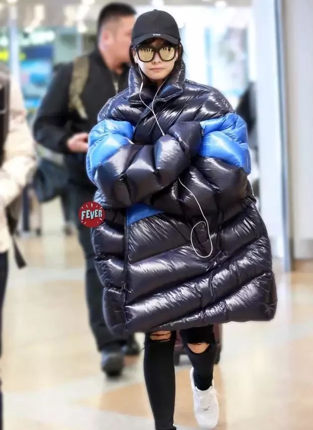 刘昊然同款羽绒服什么牌子,刘昊然同款波司登羽绒服