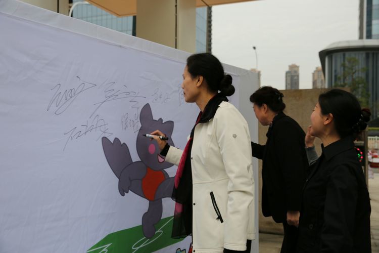 让红领巾校园充满生命的精彩——记台江进一附小体育文化节