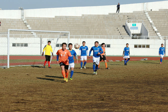 *安泰**市足球比赛——晟和福特对阵德木服饰的精彩瞬间