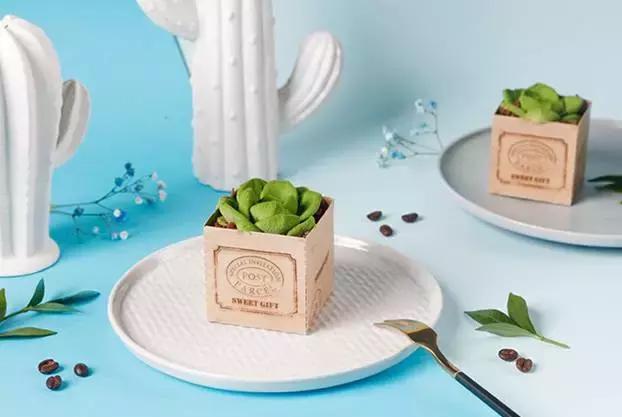 纪梵希37丝绒限定,甜品界品牌