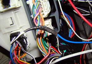 nv200加装防盗器的接线方法教学,汽修防盗系统培训