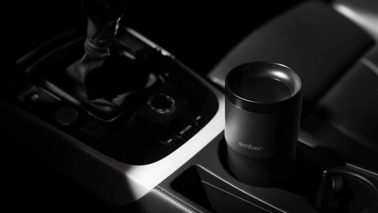 星巴克推出一款神奇的马克杯，售价500块，除了加热还能制冷！