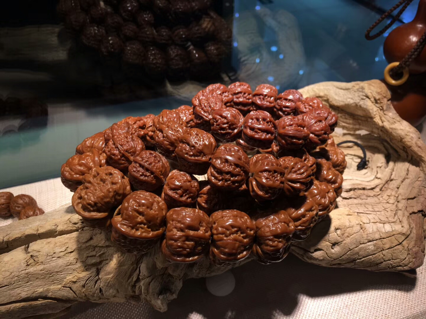 小核桃串价值,野生核桃手串最少几个