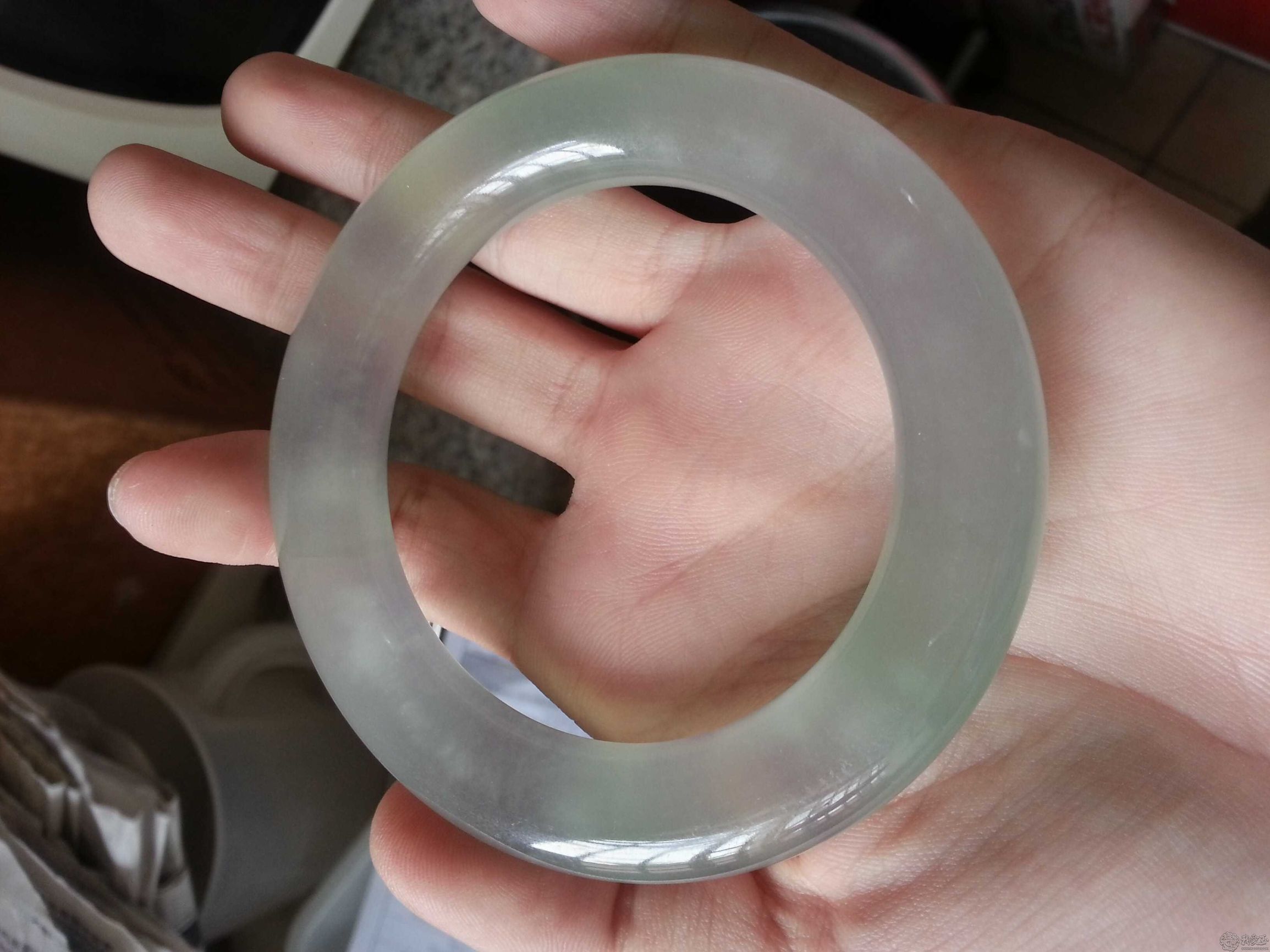 怎样判断珠宝玉石鉴定网站的真假 (如何判断网上的玉石珠宝的真假)