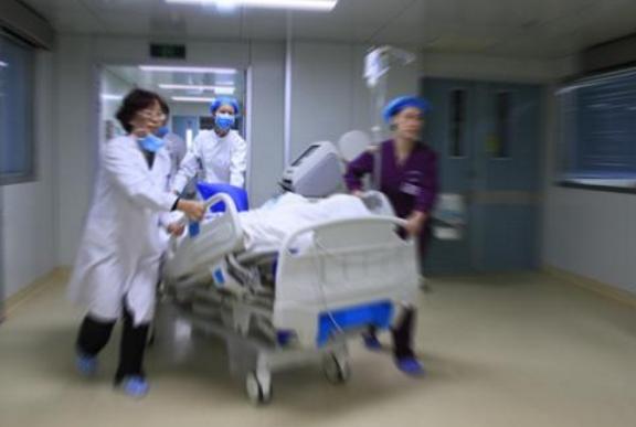 女孩18岁什么情况大出血,18岁女孩大出血是怎么了