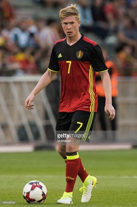 哪款足球鞋最好,适合中国人脚型的足球鞋