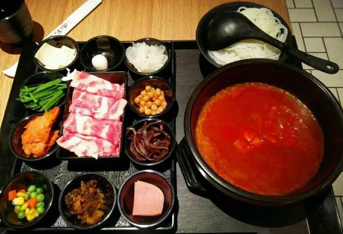 一口米线一口肉酱,一口米线一口醋