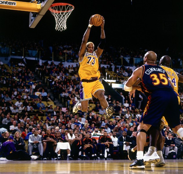 那些年科比单挑詹姆斯,回顾那些年科比的黑肘