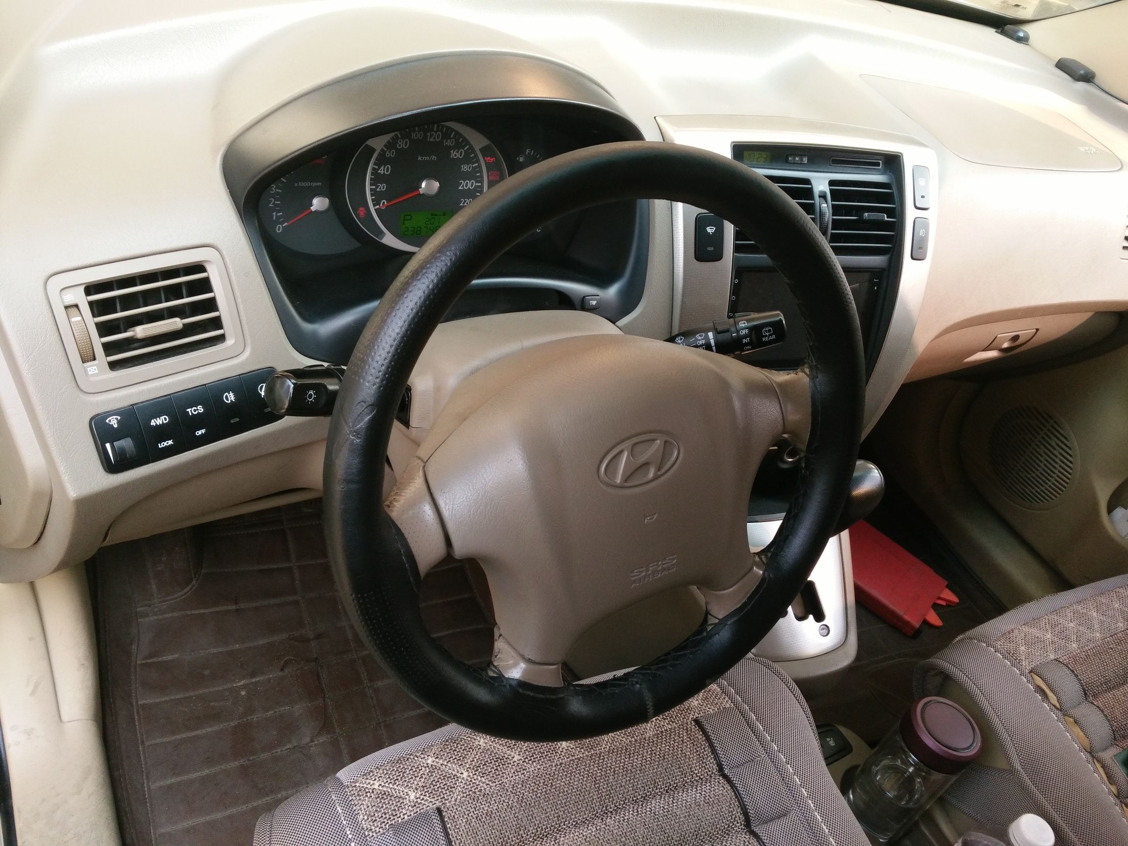 二手现代圣达菲和途胜哪个好,进口现代圣达菲2.7四驱多少钱11年