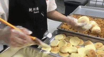 鲍师傅网红店排队,鲍师傅在南京排队