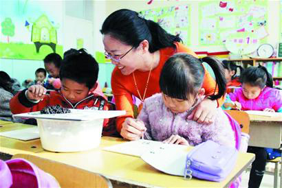 郑州路小学袁云:爱与责任托起“小山鹰”的翅膀