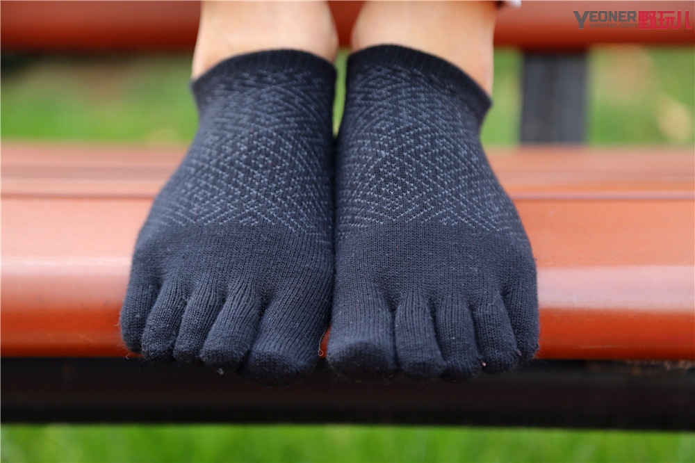 toesox系列防滑男士瑜伽袜大码袜,胶底运动防滑袜测评