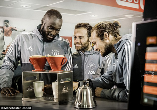 亚马逊与Facebook连出手布局体育媒体,惠若琪亲承不久将退役|懒熊早知道