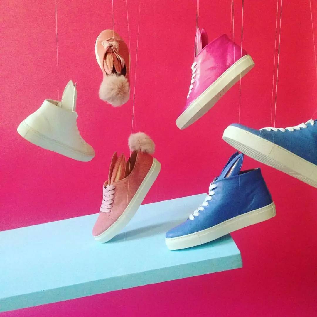 撞到同款鞋,男女同款鞋撞鞋