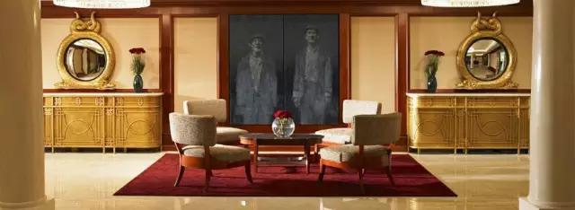 一开始我也不懂，为什么名人都爱住这些老酒店，直到...