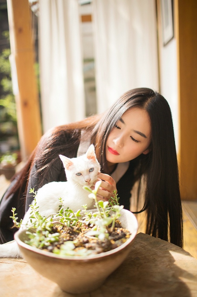 特种兵帮女老师还掉债务，老师说要夜里去他房间单独辅导！