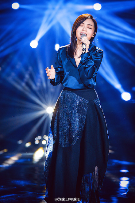 她只有154大饼脸、短粗腿，但她超会穿，比你漂亮10倍！