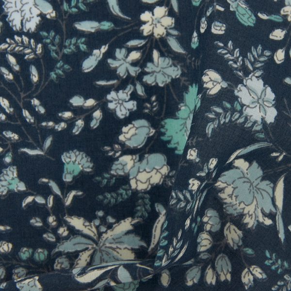 影响服装廓形的重要部位,影响服装颜色的因素