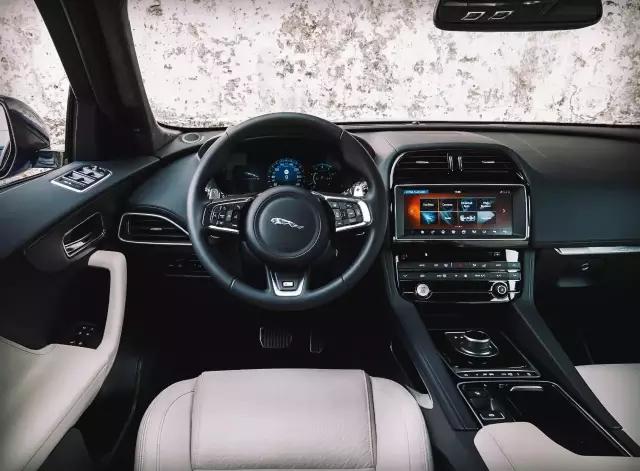 捷豹f-pace3.0t保时捷macans,2022款捷豹f-pace焕新而至