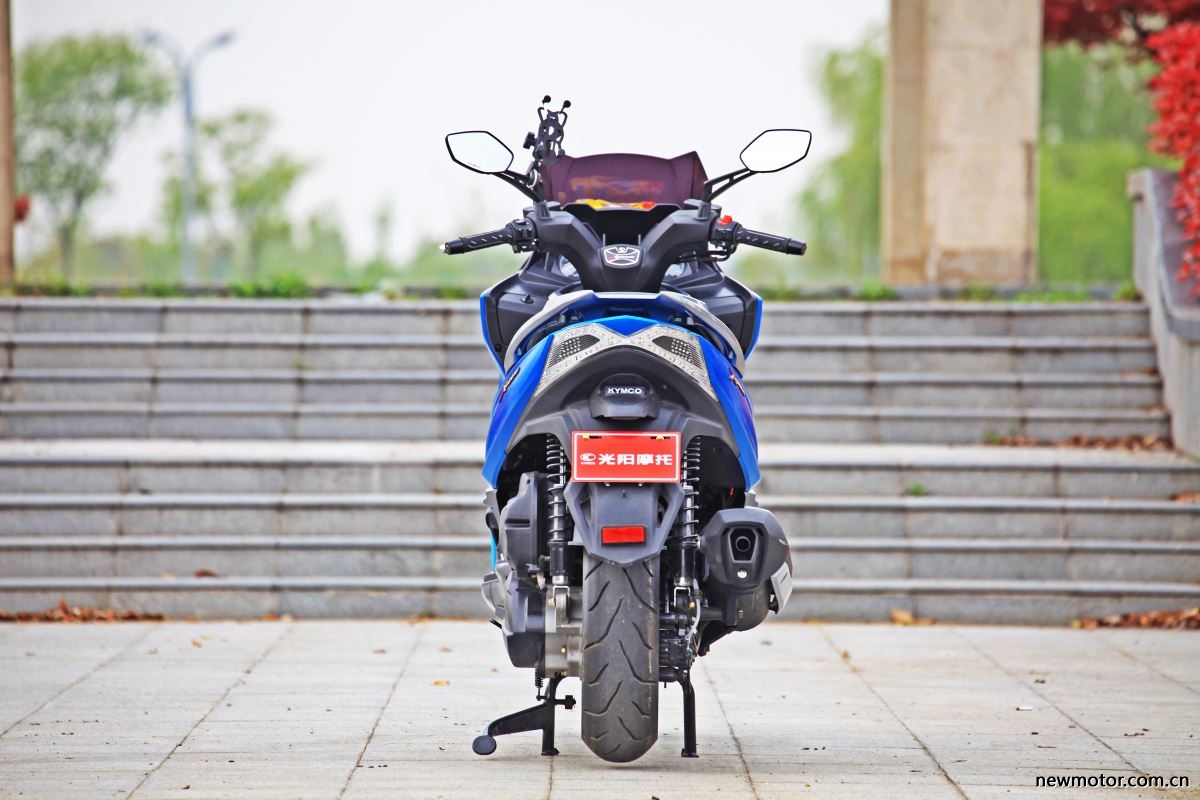 光阳赛艇300测评,牛摩测评赛科龙