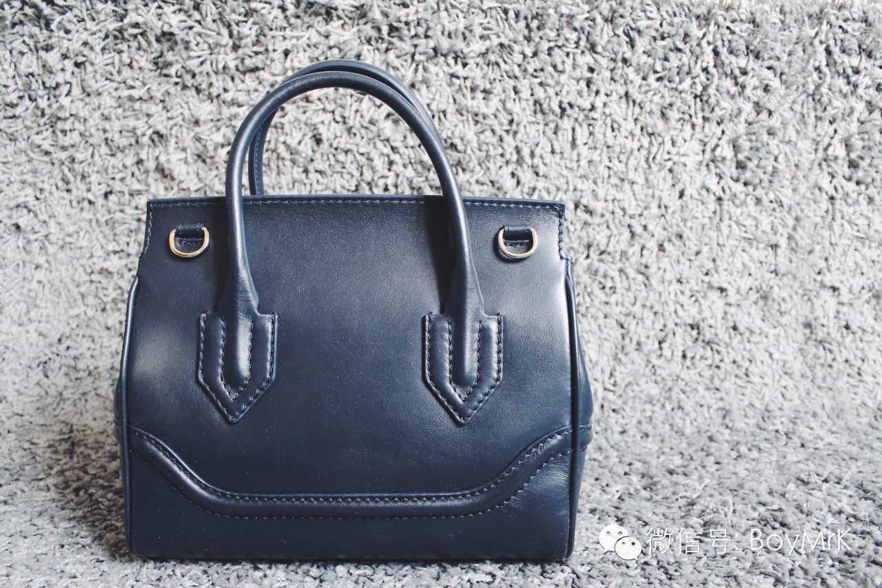 范思哲当季流行包包,范思哲包包是轻奢还是高奢