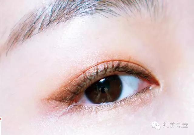 这些眼影盘，怎么也得有一个吧？！