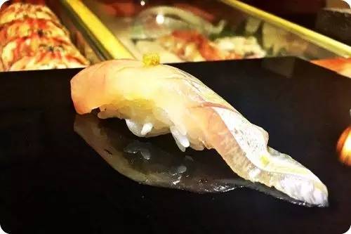 超高级寿司店美味寿司好吃又好玩,尊重食物完整性