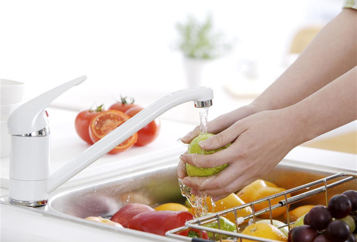 洗洁精可以洗水果和蔬菜吗,专门洗水果的洗洁精有毒吗