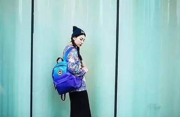 双肩包时髦背法,双肩包省钱