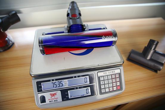 dyson戴森v8absolute手持吸尘器,dyson戴森v8除螨吸尘器测评