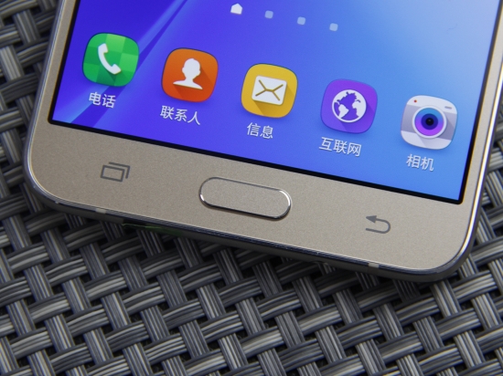 扛大旗的重任,三星galaxyj3评测