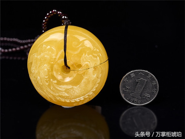 蜜蜡也有档次之分，低档蜜蜡有哪些特征！