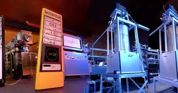 原料来自全球最贵材料，新型原子钟引发电子设备“时间革命”？