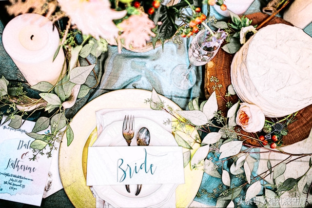 访遍婚庆用品店，准备购买时，服务员失忆式交流，让我暴跳如雷