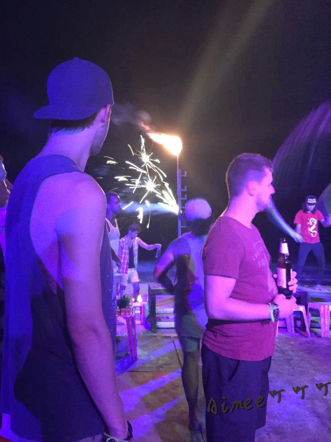 阳光沙滩与海边,阳光与沙滩结局