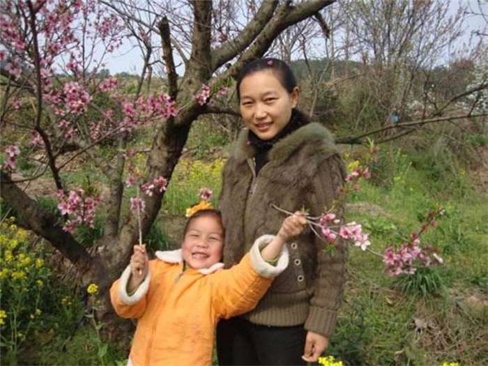 5岁女宝喊屁屁痒吓坏家人,送医检查后,医生一席话家长瘫在地上