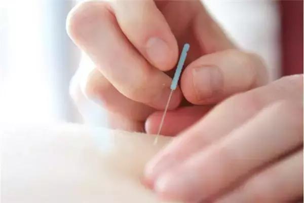 女人这处越黑，身体就越不健康，湿气也越重！