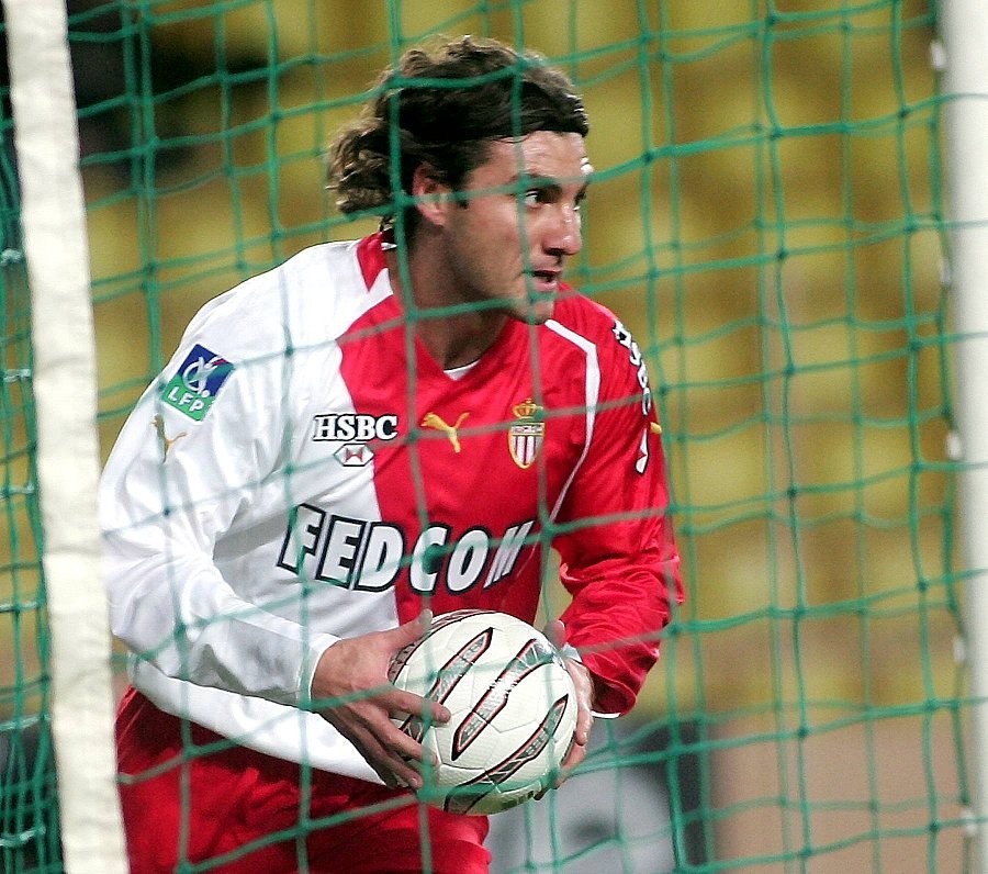 原谅我这一生不羁放纵爱自由歌谱,原谅我这一生不羁放纵爱自由出处