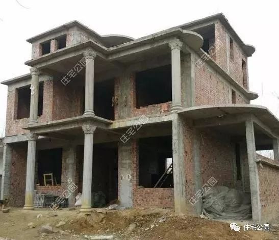 为什么红砖不如土砖,红砖为什么不能拿去盖房子