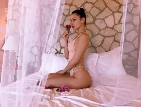 拍照如何摆pose秋冬,拍照怎么摆pose才好看自然呢