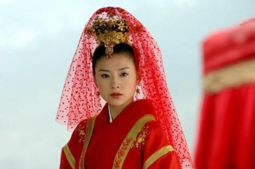 董洁祝英台哭坟化蝶是怎么拍的,董洁祝英台穿女装惊呆梁山伯