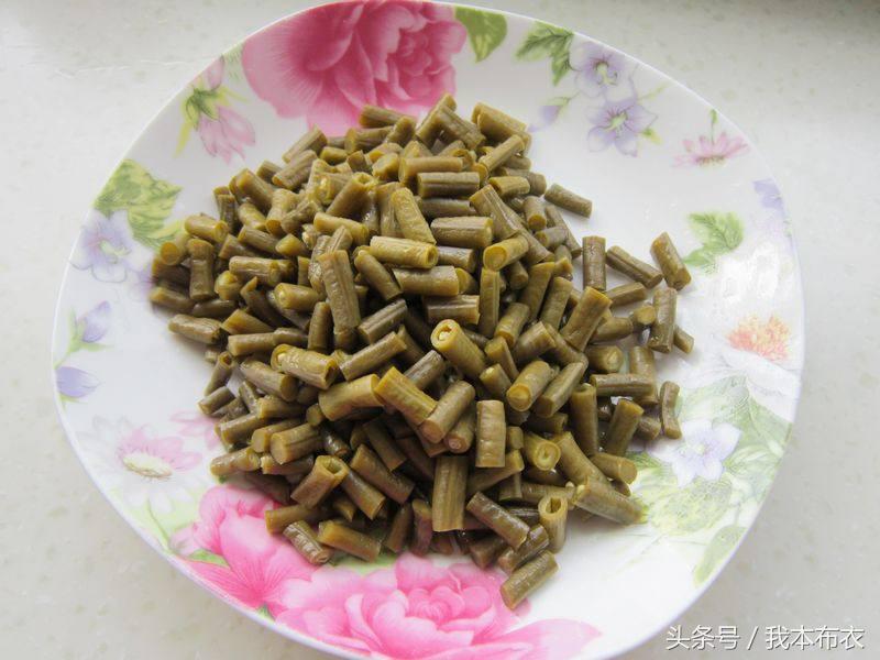 酸豆角炒虾酱,酸豆角炒虾米最正宗的做法