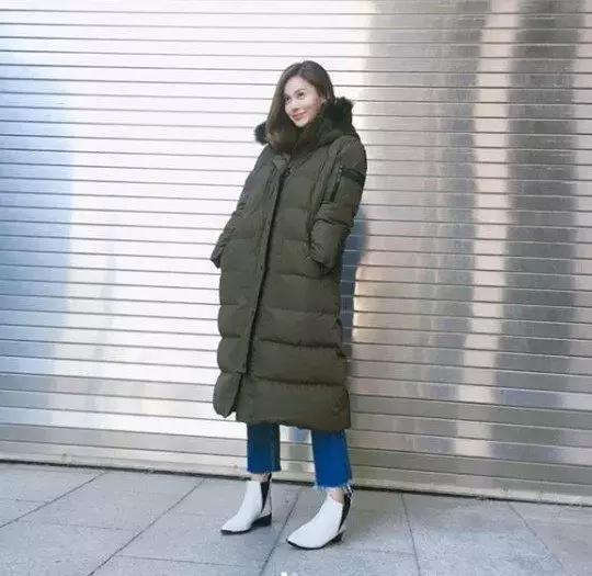 韩国长款羽绒服穿搭,韩国东大门长款羽绒服最时尚