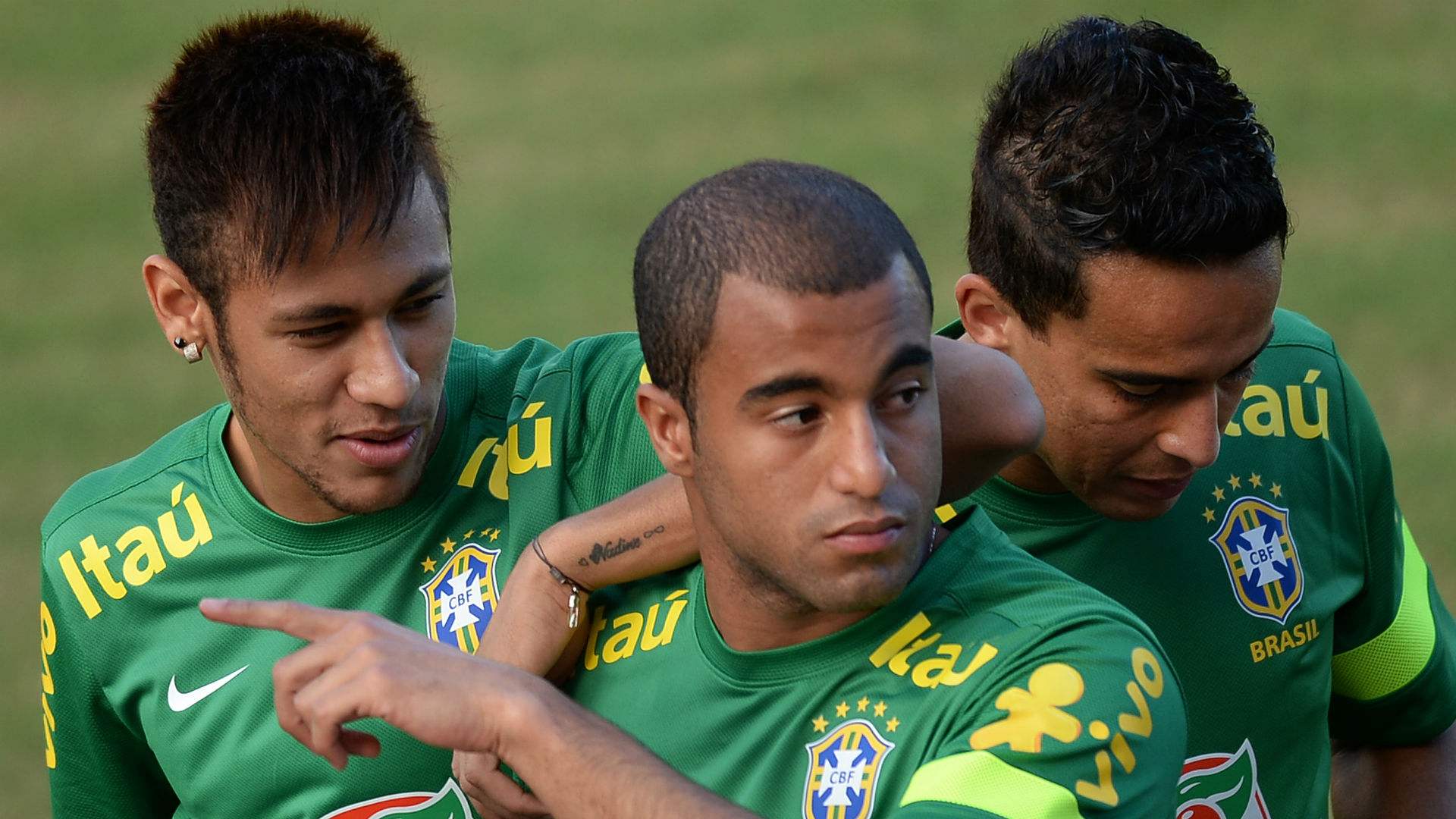 曾是与内马尔并列的天才少年，被称为低配罗本，现却和中超传绯闻