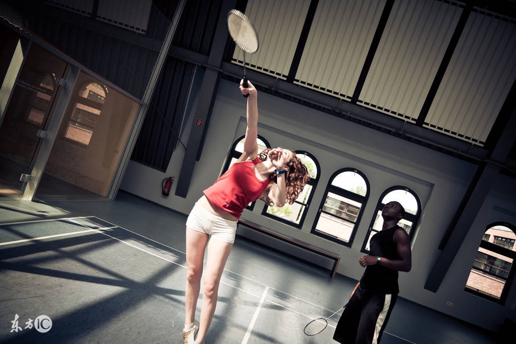 打完羽毛球手腕肿了,打完羽毛球后手腕疼怎么回事