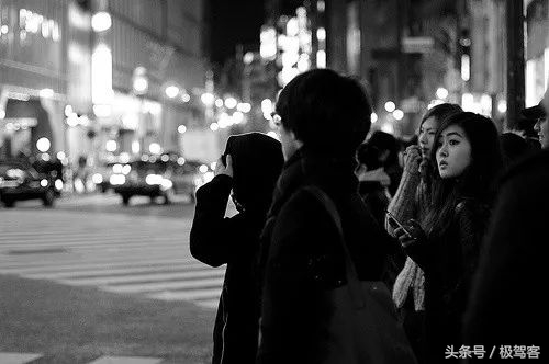 找寻那个曾经的她,回忆那个曾经的她