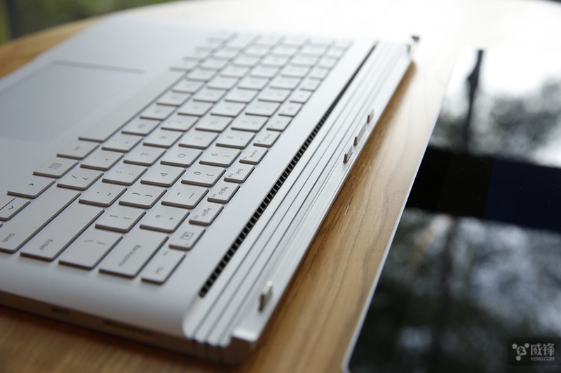 娴嬭瘎寰蒋surfacebook3,娣卞害璇勬祴surface2