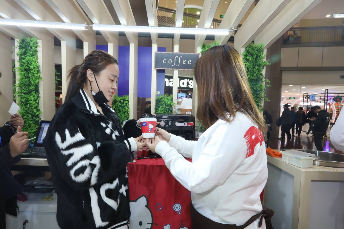 dhchellokitty联名唇膏,dhchellokitty限定