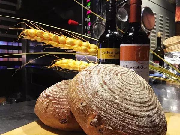 银川哪里有正宗老面包,银川巷子里的蛋糕店